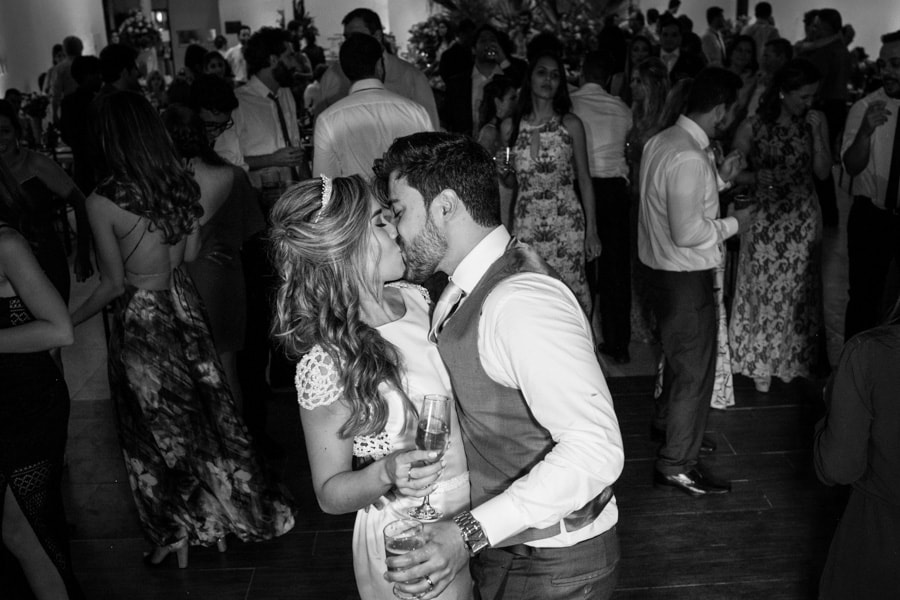 Casamento Andressa e Rafael registrado pela premiada fotógrafa de Natália Diniz. Fotografia de casamento em Belo Horizonte e Campo Belo Mg