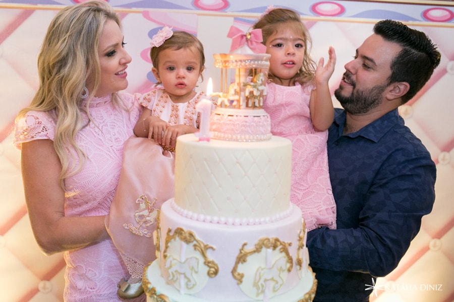 natalia diniz fotografia, bebes, gestante, aniversário 1 ano, festa de 1 ano, 1 ano carrossel, 1 ano de menina, 1 ano de criança, festa de aniversário 1 ano, 1 ano de mulher, festa dos sonhos, festa de princesa, ideia para festas de 1 ano de menina, belo horizonte, bh, mg, 